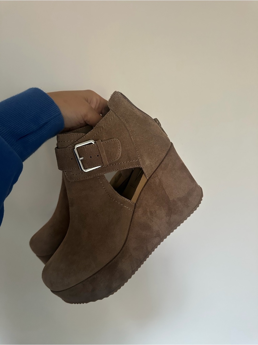 Volatile Taupe Suede Wedge Ankle Booties Size 7 - Picture 3 of 8